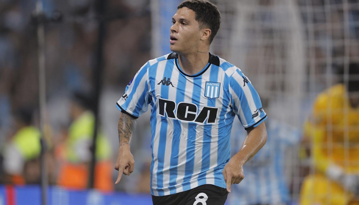 Juan Fernando Quintero fue figura con un doblete en el triunfo de Racing sobre Corinthians, en la Copa Sudamericana. 