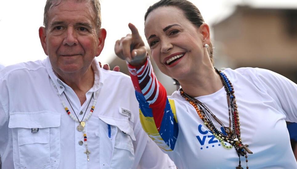  Edmundo González Urrutia y  María Corina Machado.