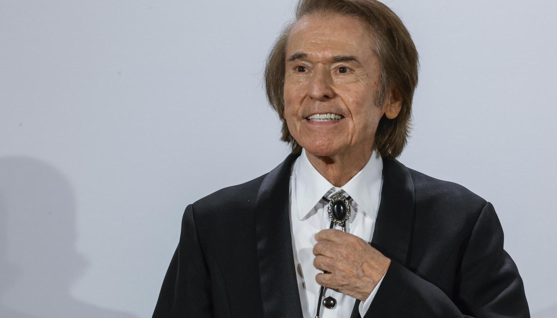 El cantante Raphael.