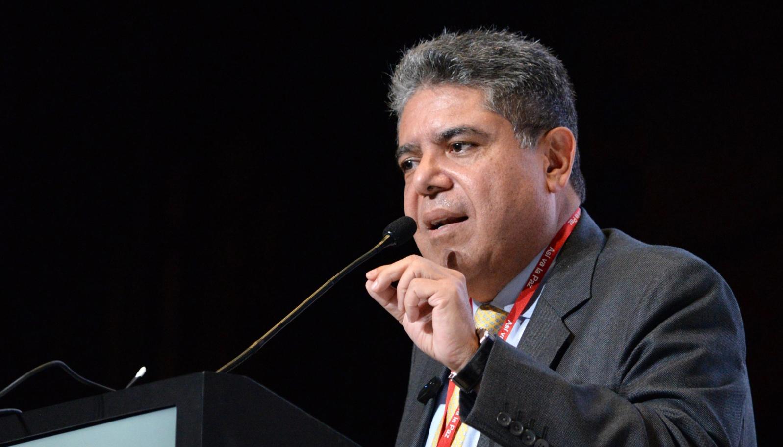 El Contralor Carlos Hernán Rodríguez.