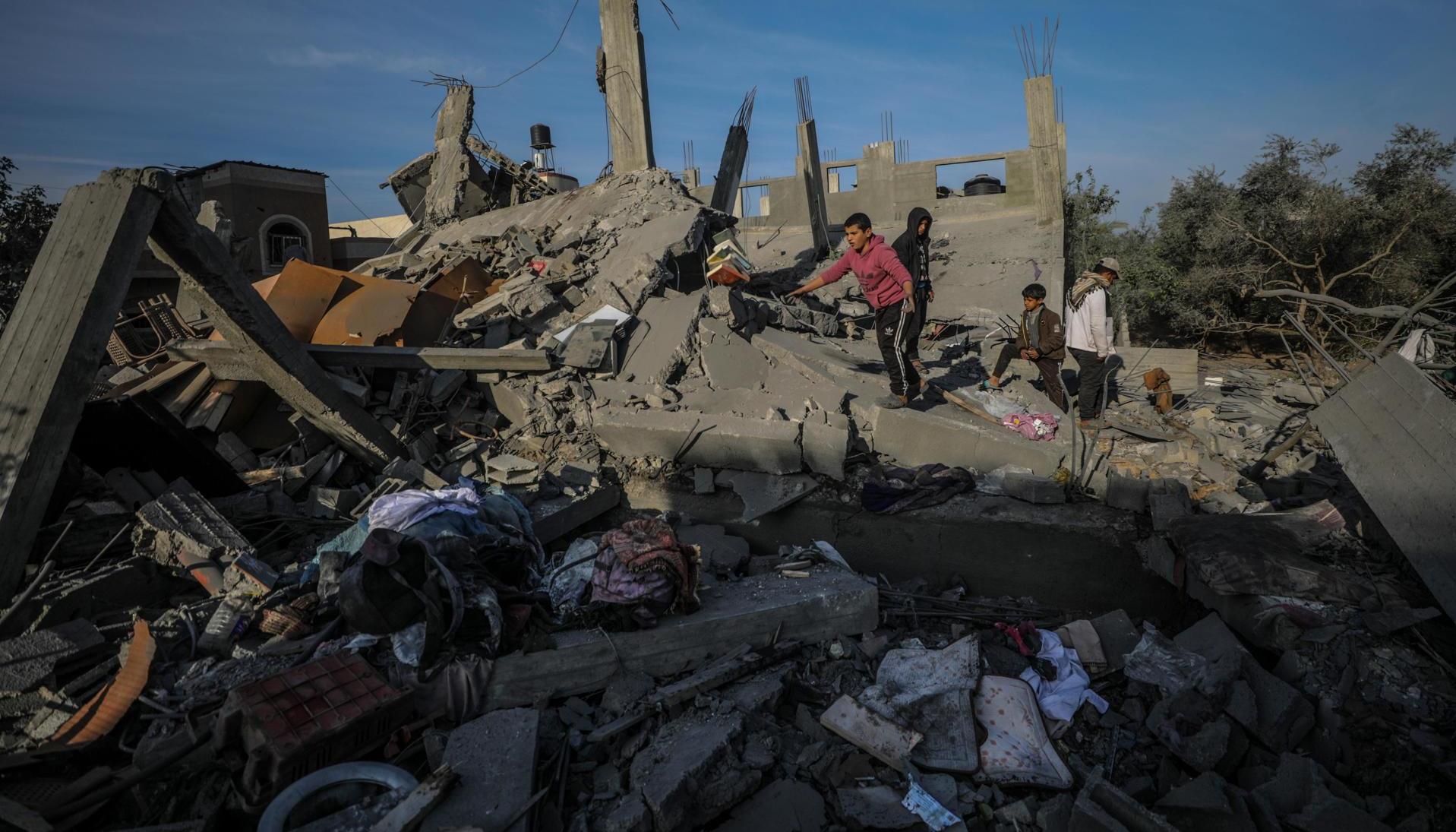 Restos de una casa destruida en el centro de Gaza.