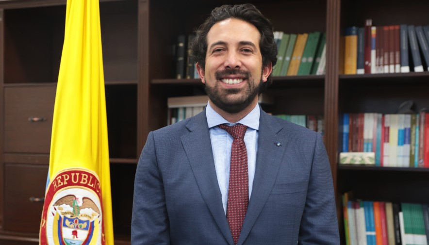 Diego Guevara, Ministro de Hacienda.