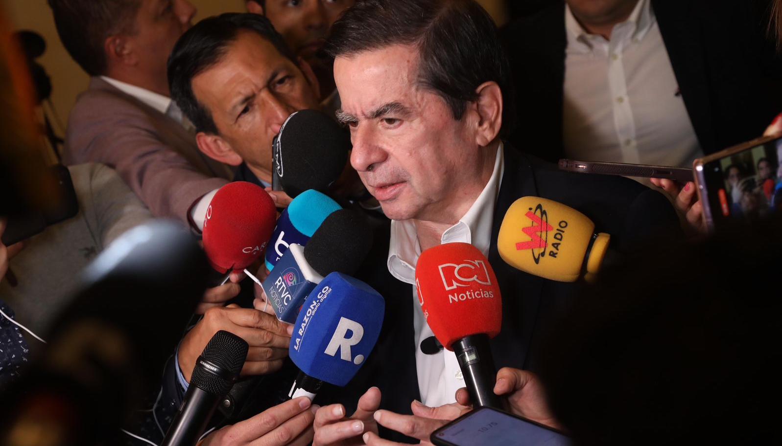 Juan Fernando Cristo, ministro del Interior, tras hundirse la Reforma Política. 