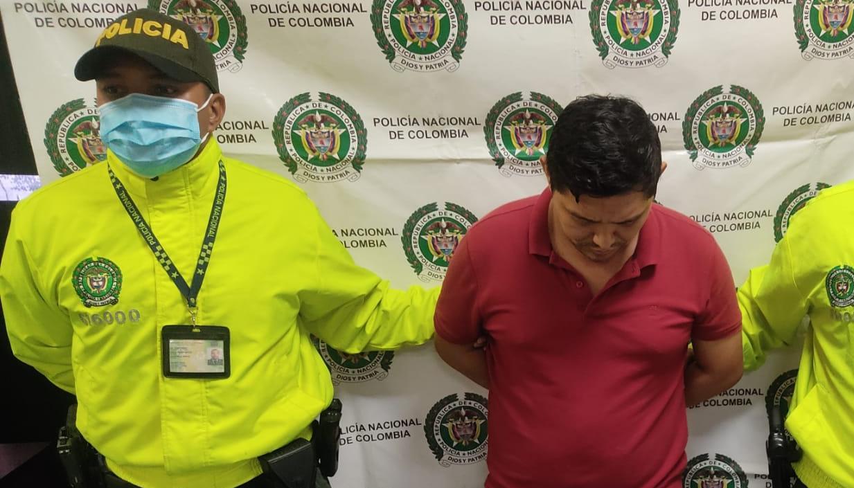 El docente Leider de Jesús González Altahona cuando fue capturado.