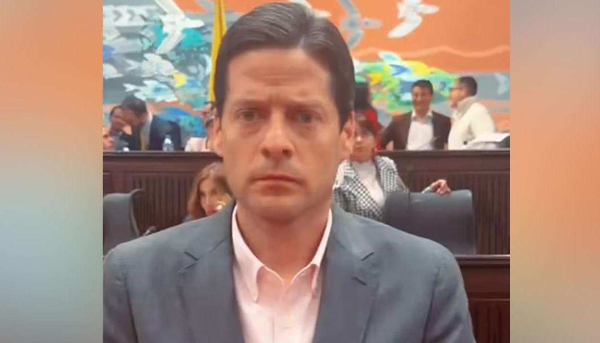 Senador Mauricio Gómez. 