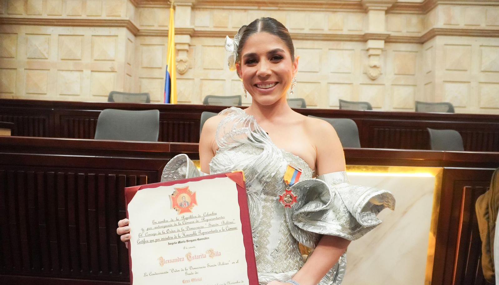 La reina de la 44, Alexsandra Estarita. 