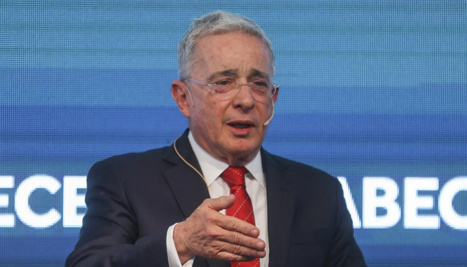 Álvaro Uribe Vélez, Presidente de Colombia entre 2002 y 2010.