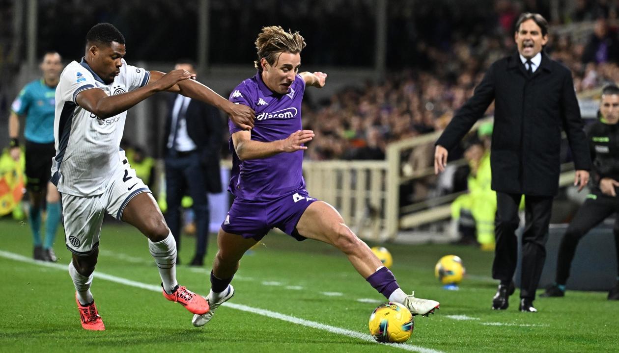 Edoardo Bove durante el partido del Fiorentina contra el Inter de Milán.