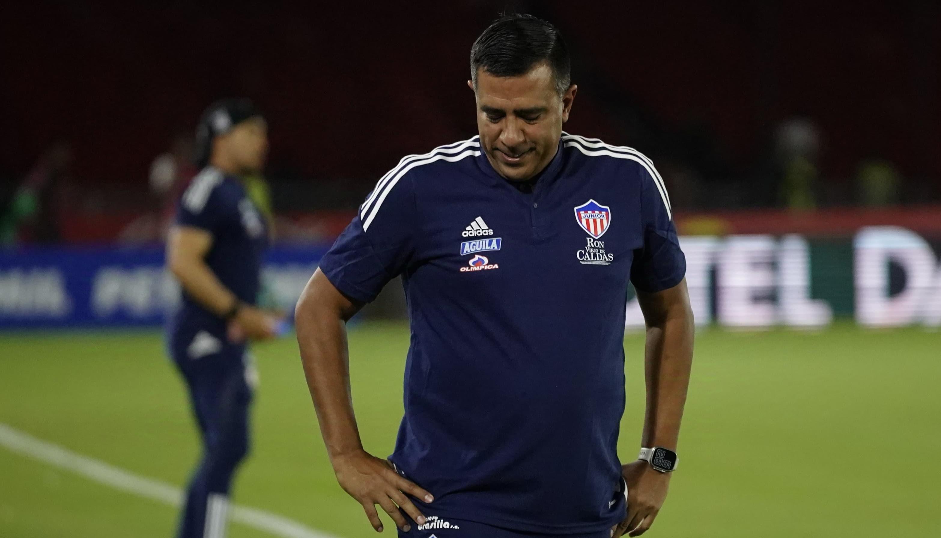 César Farías, técnico del Junior, durante el partido contra Once Caldas. 