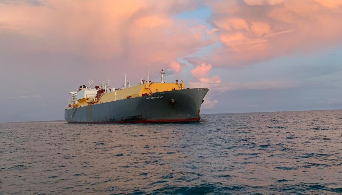 Barco en el que fue transportado el combustible. 