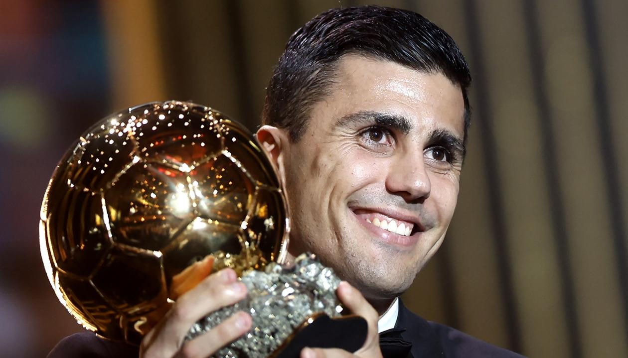 Rodri Hernández, ganador del Balón de Oro, e integrante del once mundial de la FIFPro.