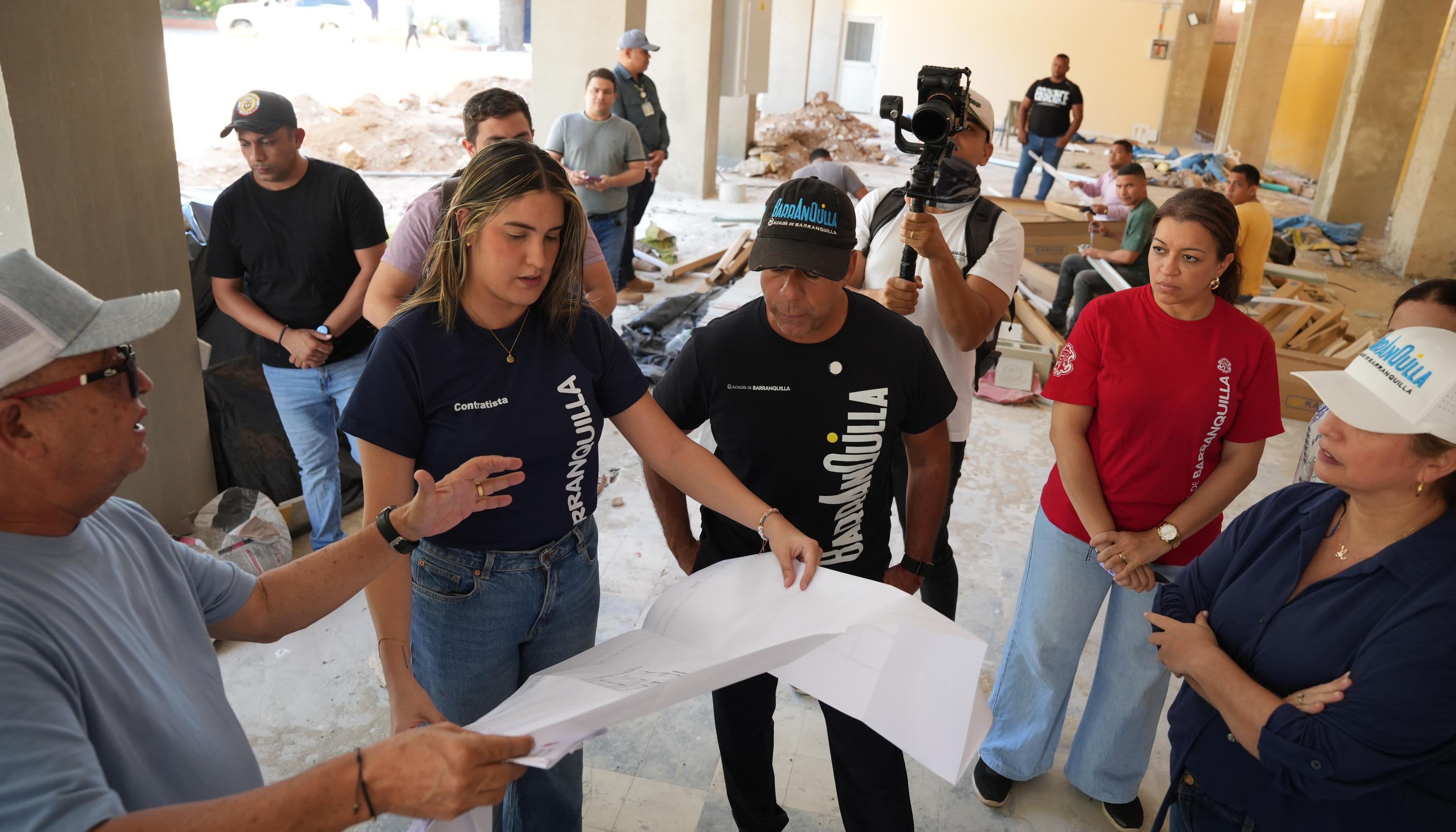 Alcalde Alejandro Char durante los recorridos de inspección de la obra.