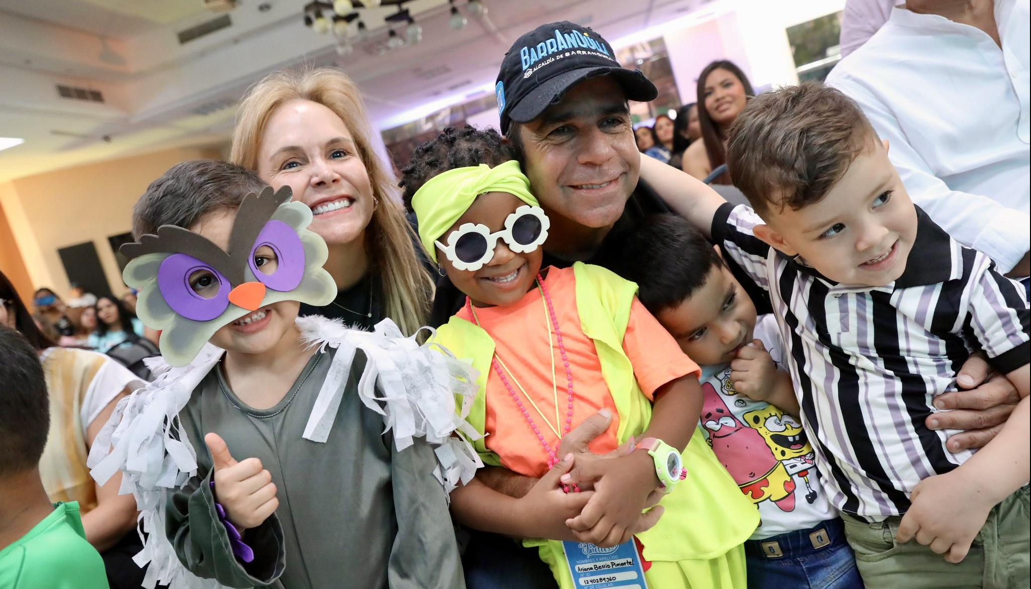 Alcalde Char comparte con niños y niñas del programa.