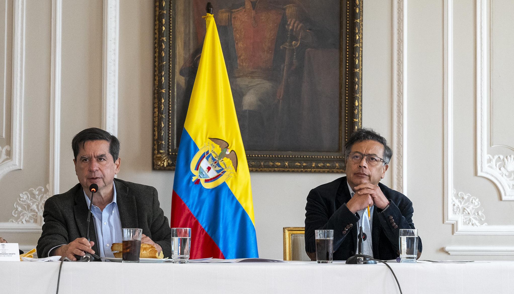 El Ministro del Interior, Juan Fernando Cristo, y el Presidente Gustavo Petro.