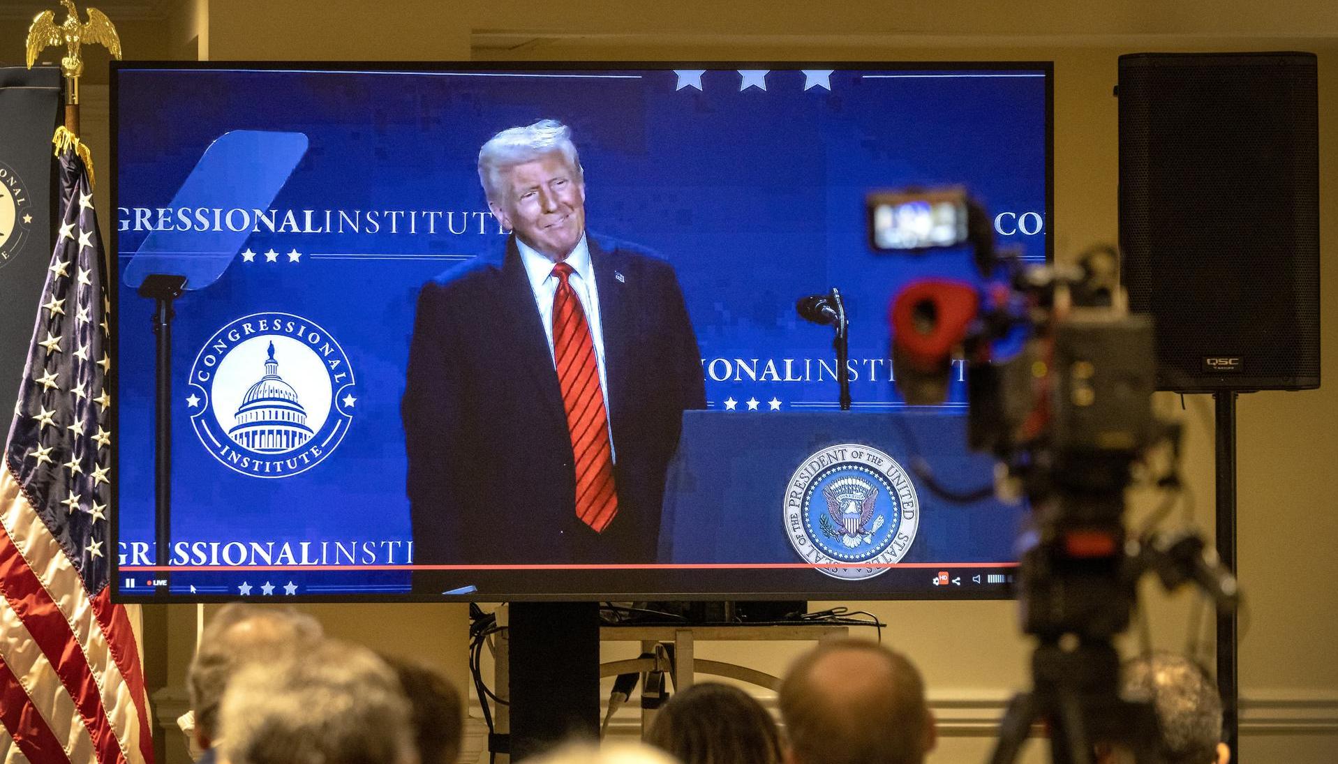 El presidente de EE.UU., Donald Trump, cerró la primera jornada de una conferencia anual de congresistas republicanos. 