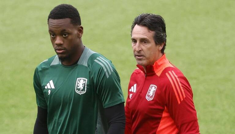 Jhon Jader Durán y Unai Emery en un entrenamiento con Aston Villa.