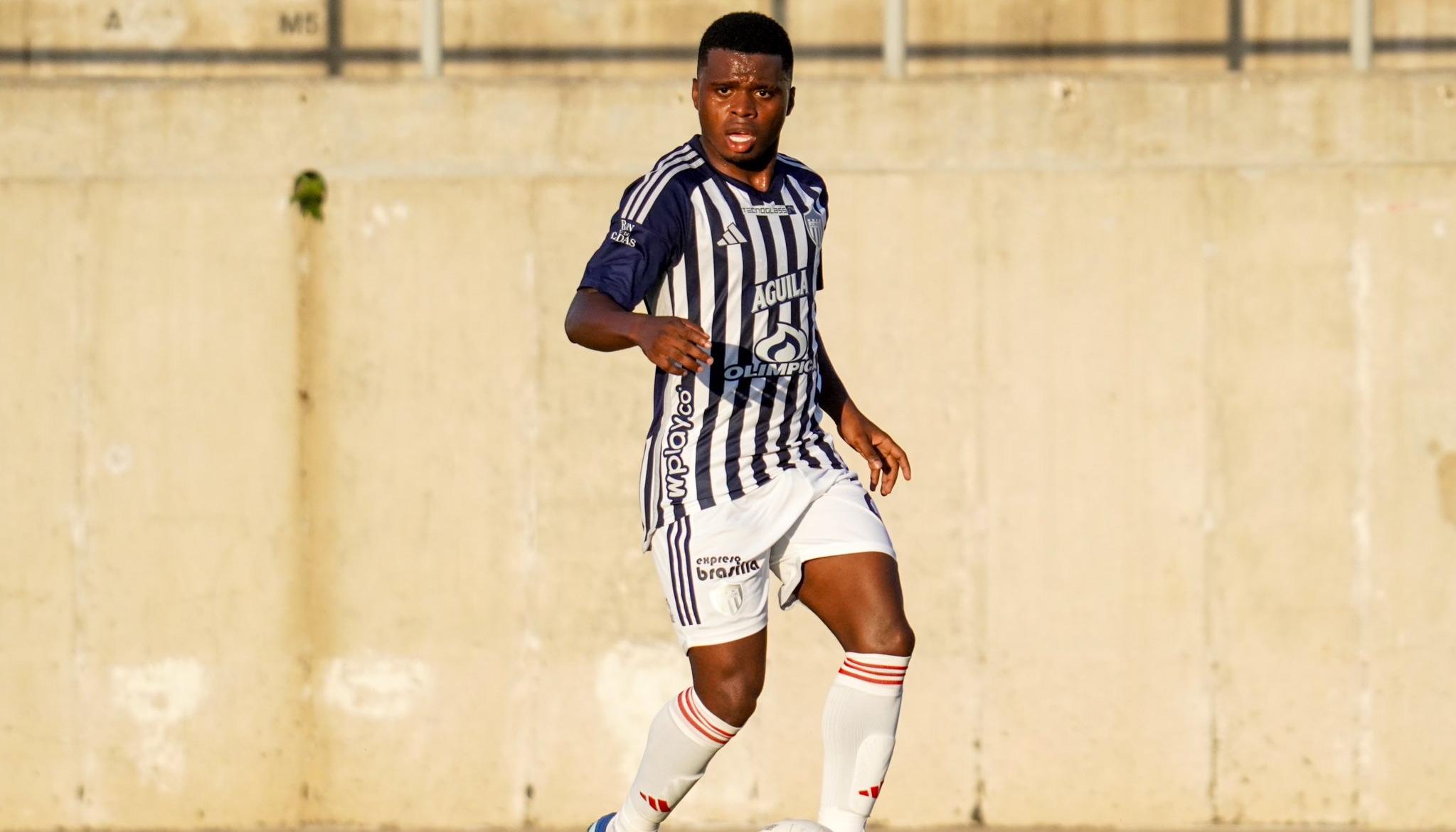 Deiber Caicedo, uno de los refuerzos de Junior, en el último amistoso contra Estudiantes.