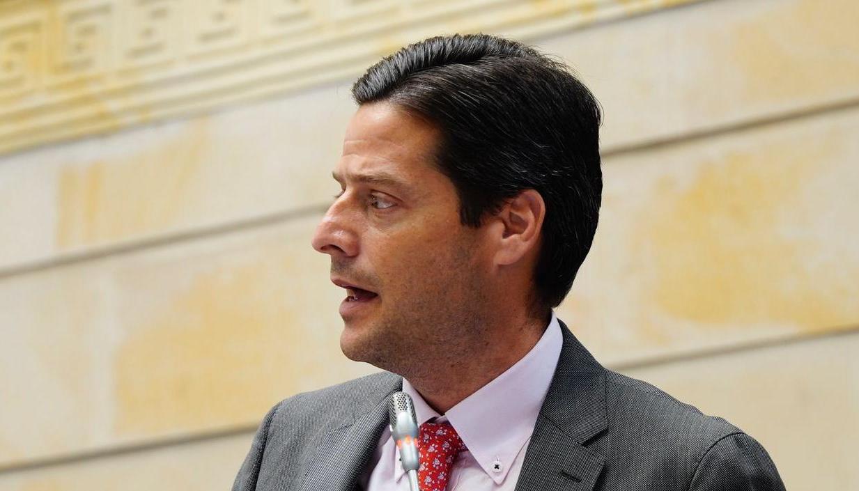 El senador Mauricio Gómez.