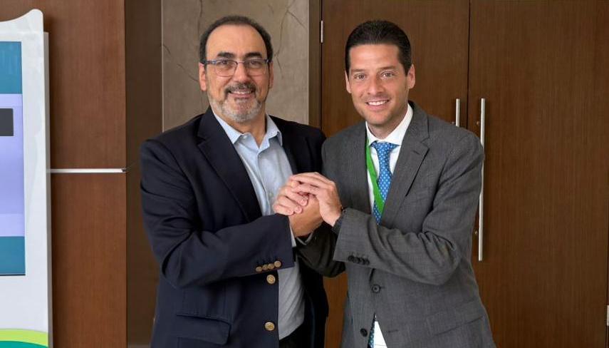 Sergio Díaz-Granados, presidente del CAF, y el senador Mauricio Gómez. 