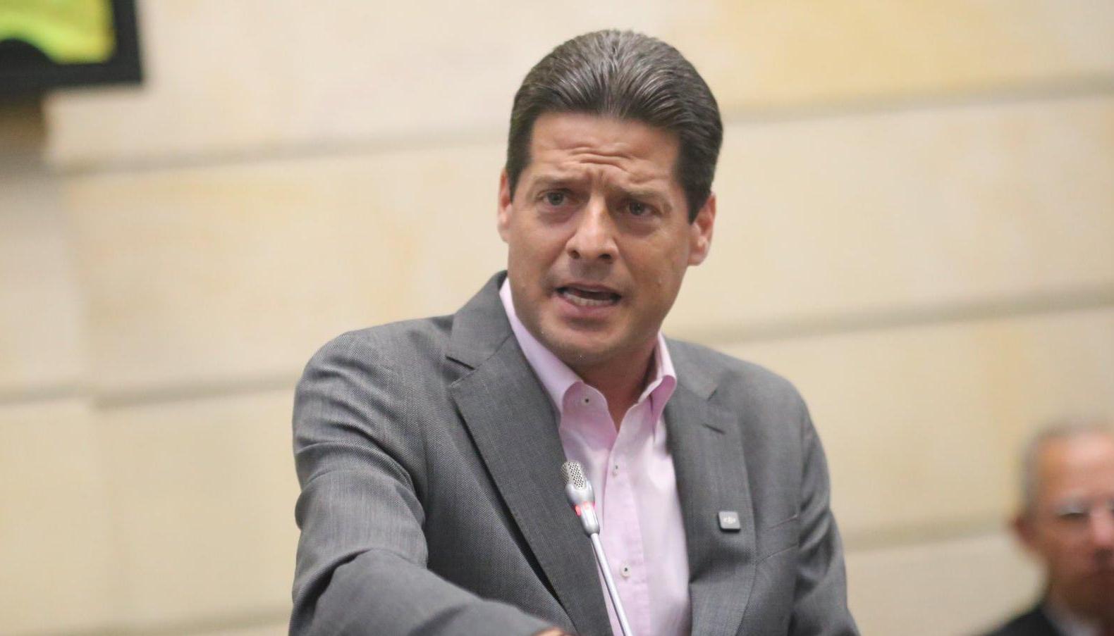El senador Mauricio Gómez Amín.