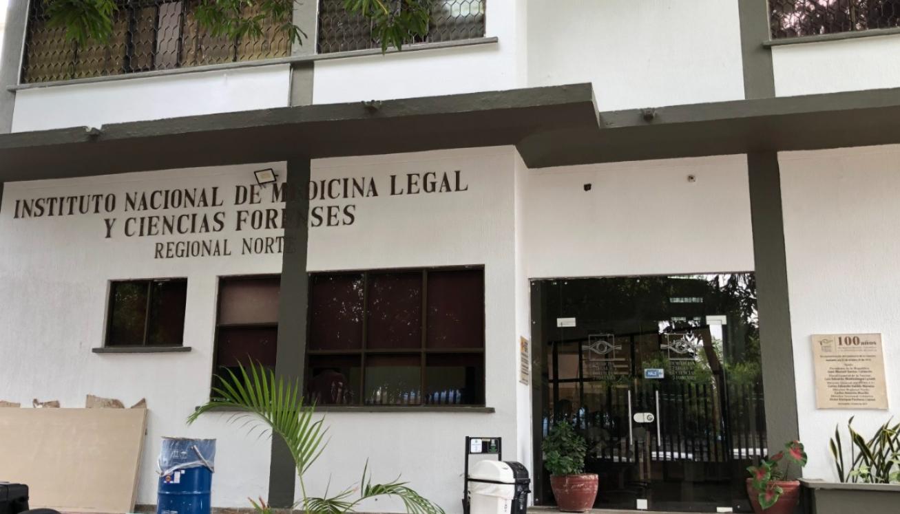 Fachada de Medicina Legal. 