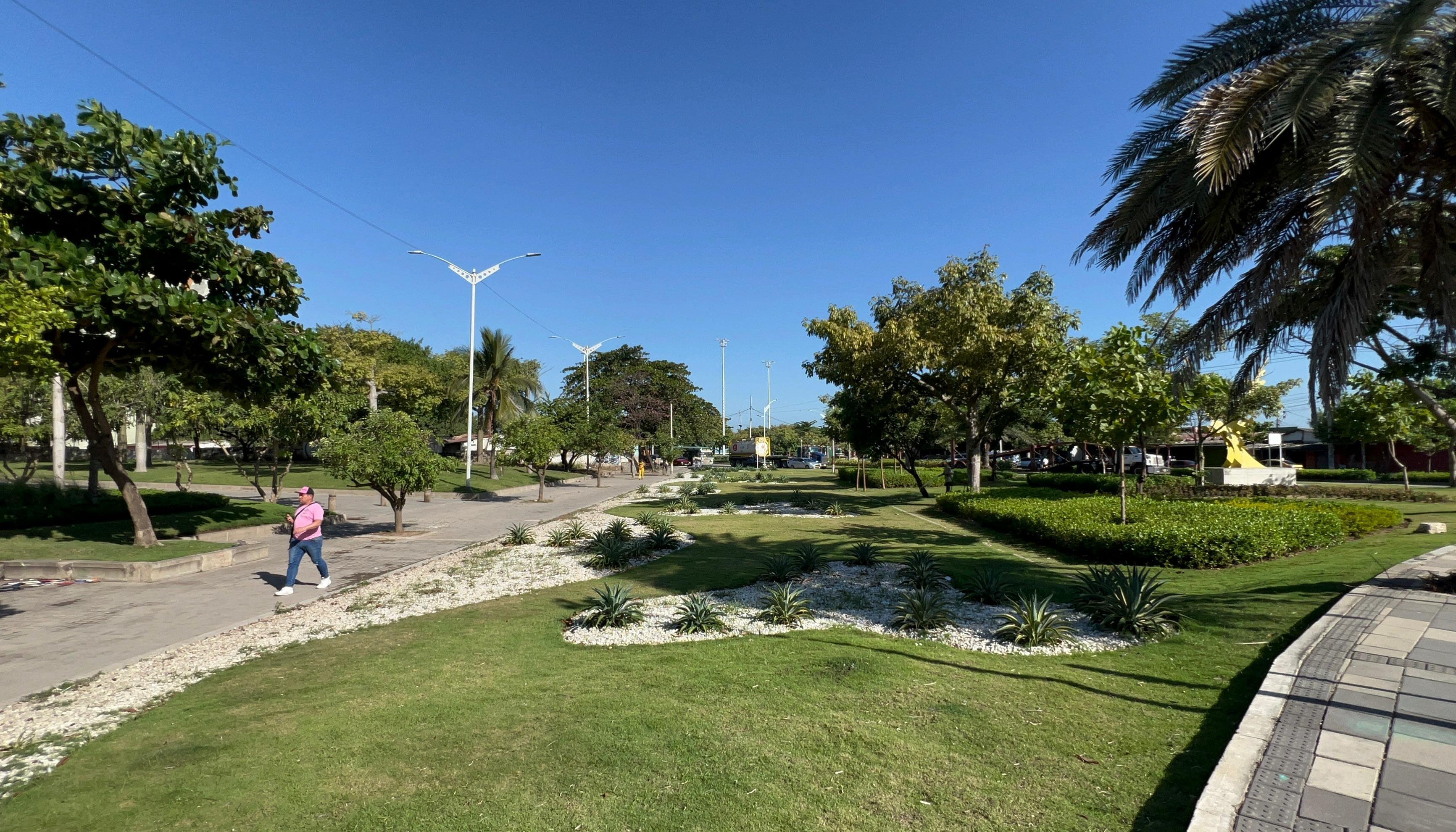 Así luce la zona verde de la calle 30 con carrera 46.