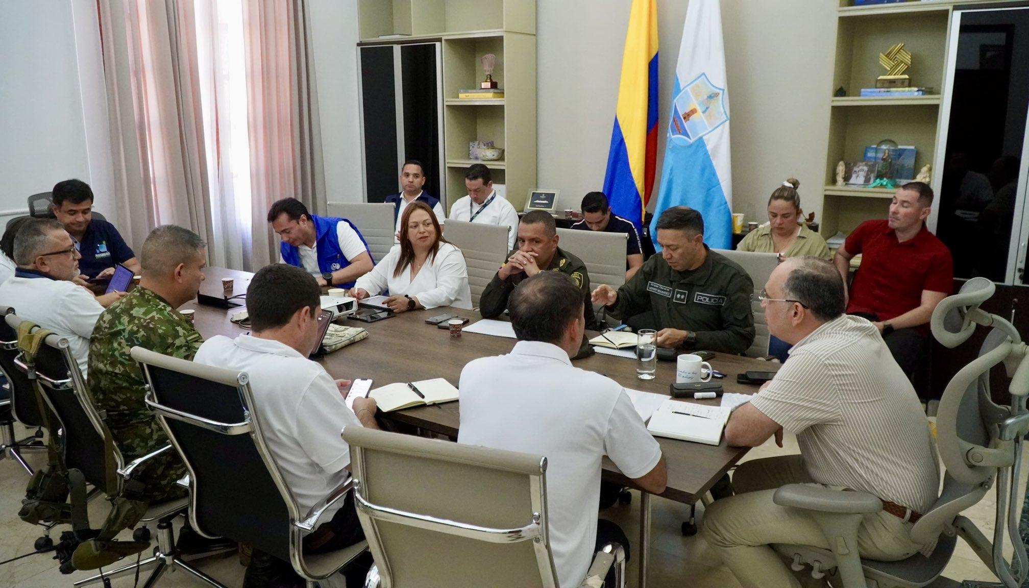 Autoridades en Consejo Extraordinario de Seguridad.