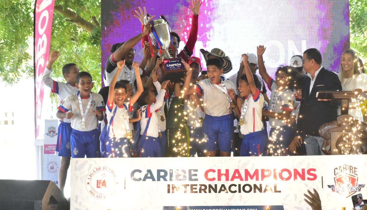Academia Valledupar, campeón en la categoría 2014 tras vencer en la final a Área Chica.