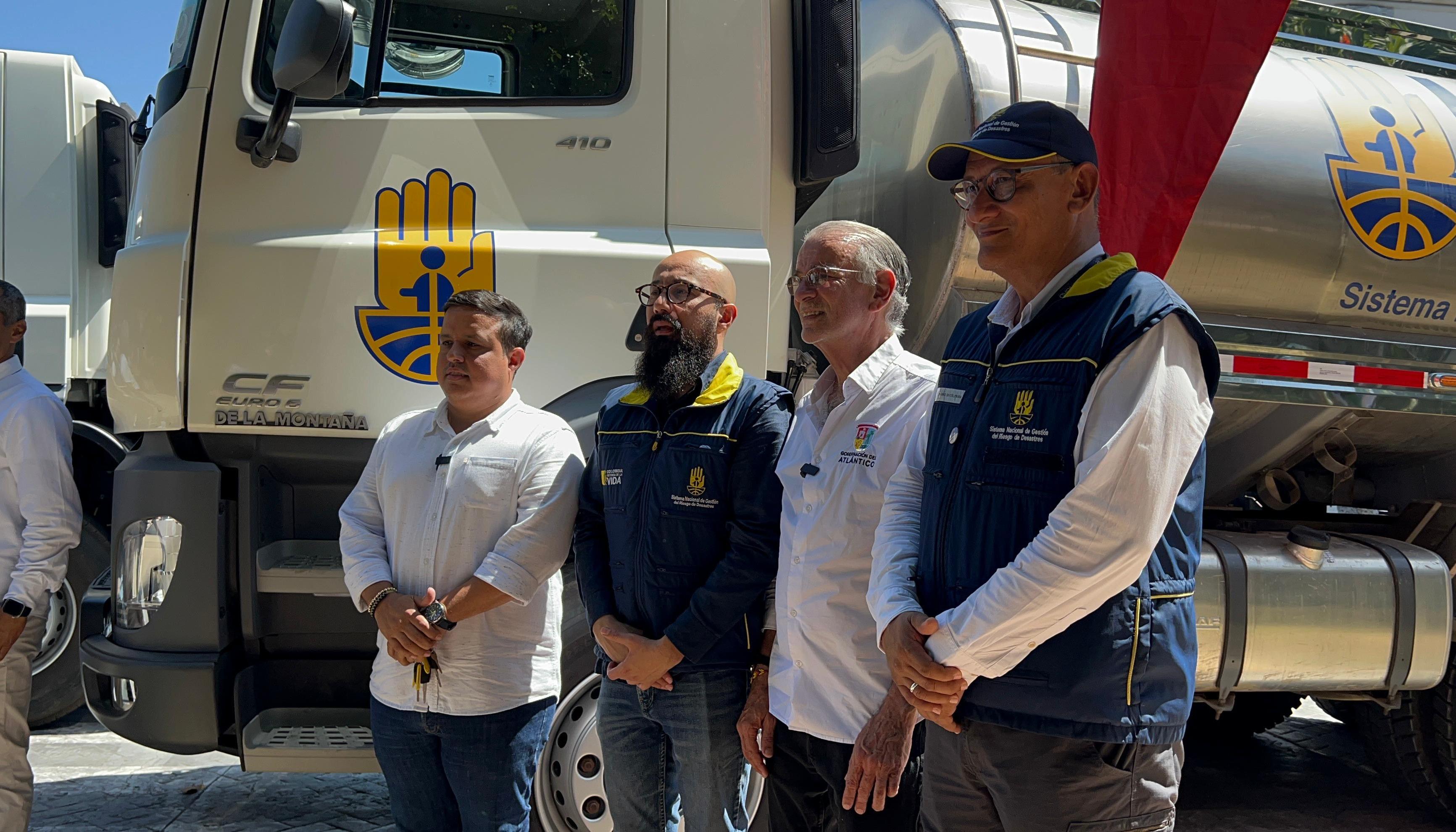 Carlos Carrillo, director de la UNGRD, en compañía del gobernador Eduardo Verano. 