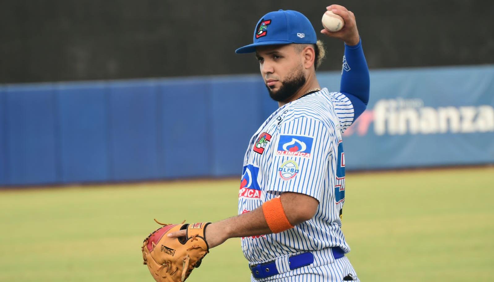 El dominicano Estamy Ureña, pelotero de Caimanes. 