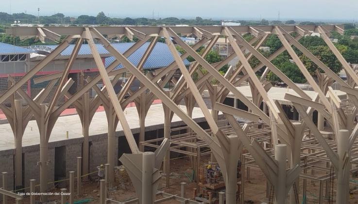 Obra en construcción del centro comercial Luna Vallenata. 