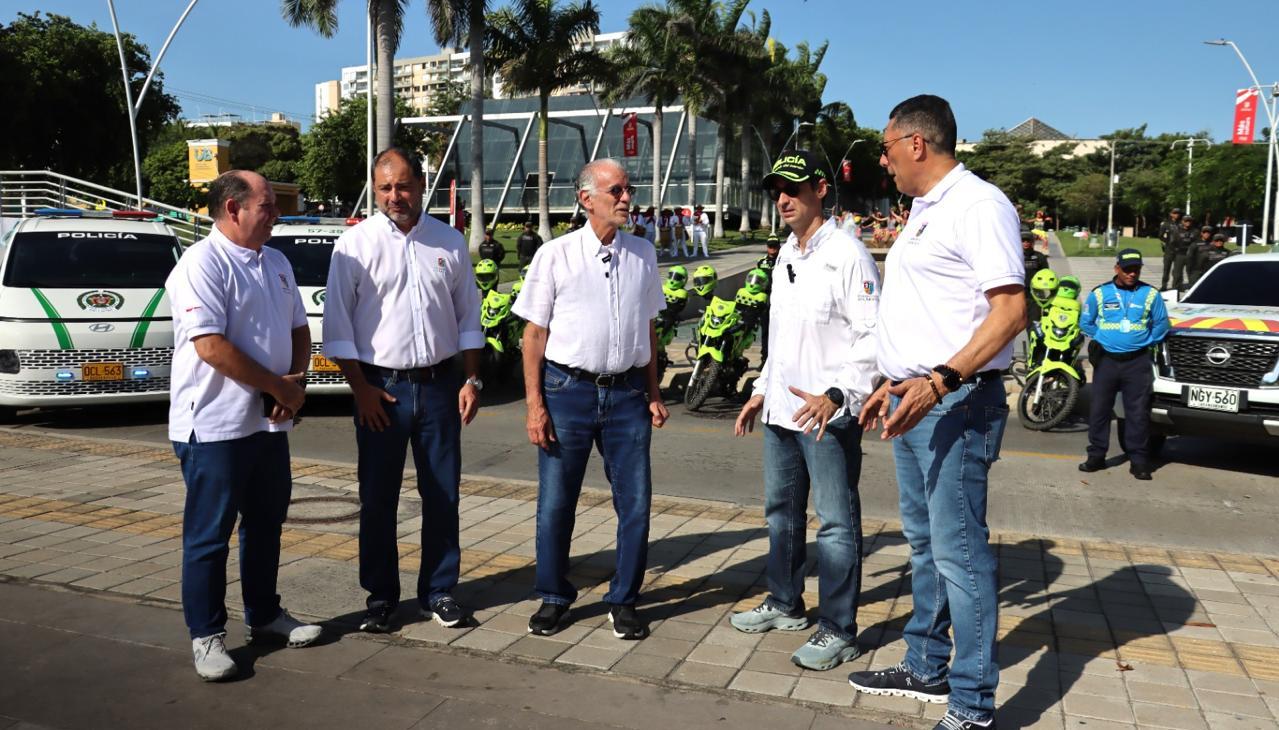 Gobernador Eduardo Verano junto a sus secretarios. 