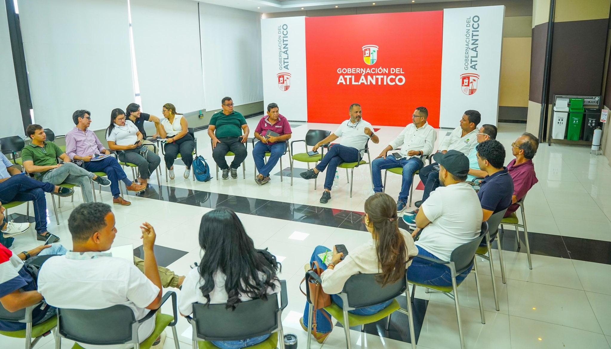 Reunión de la Gobernación del Atlántico con los jóvenes del departamento.