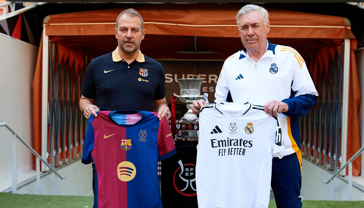 Hansi Flick y Carlo Ancelotti, entrenadores del Barcelona y Real Madrid, respectivamente. 