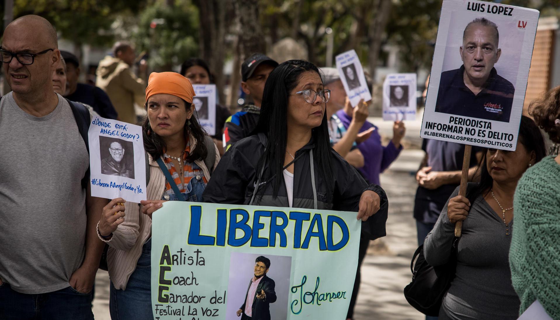 Familias de los detenidos piden su liberación. 