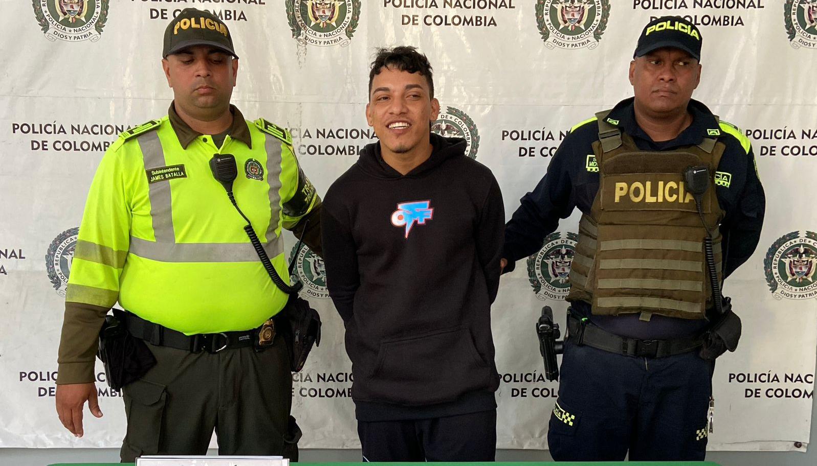 Breiner Josué Castro Vélez, alias 'Mono cachete', salió sonriente en la foto de la captura.