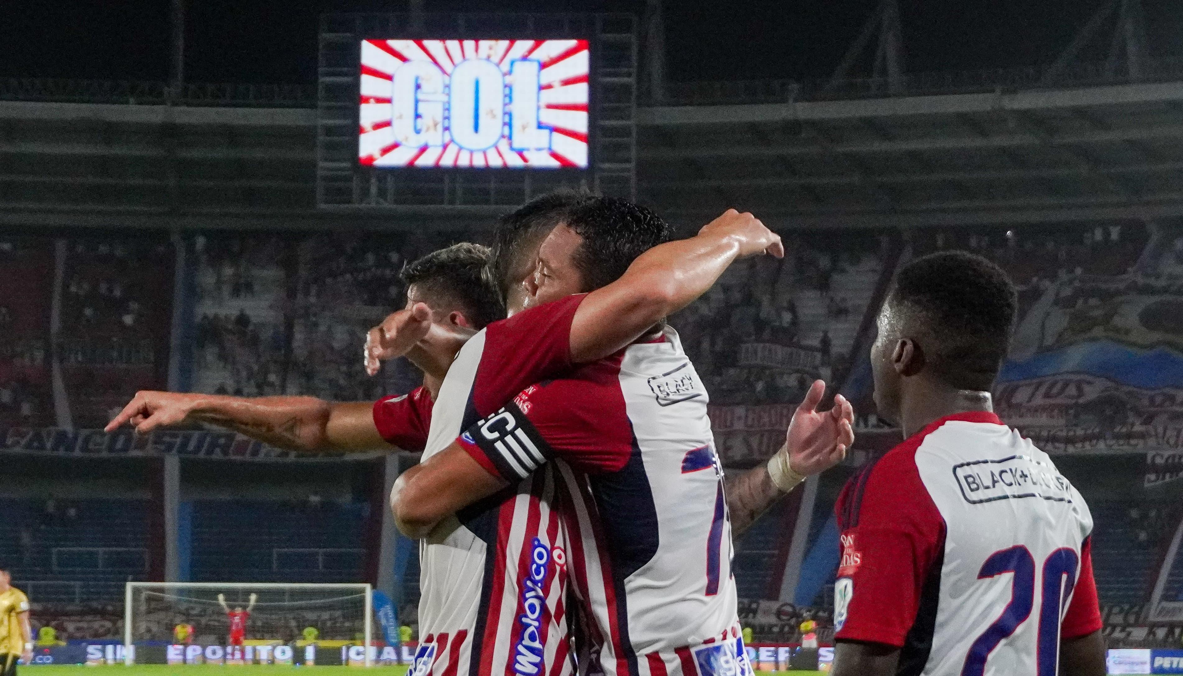 Aspecto del partido entre Junior y Águilas Doradas. 