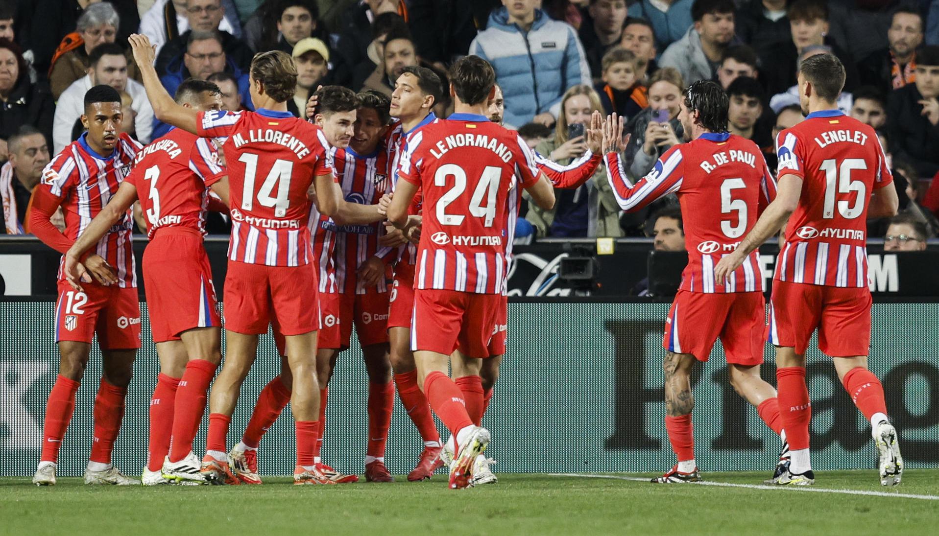 Jugadores del Atlético de Madrid celebrando uno de los goles.