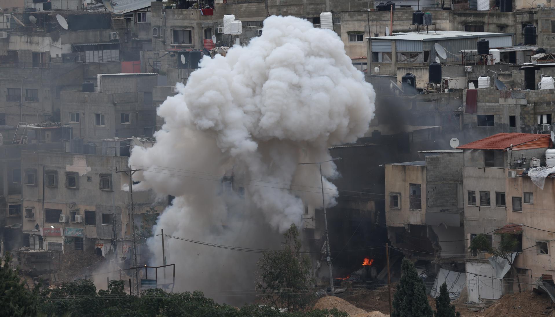 Humo tras ataques de Israel.