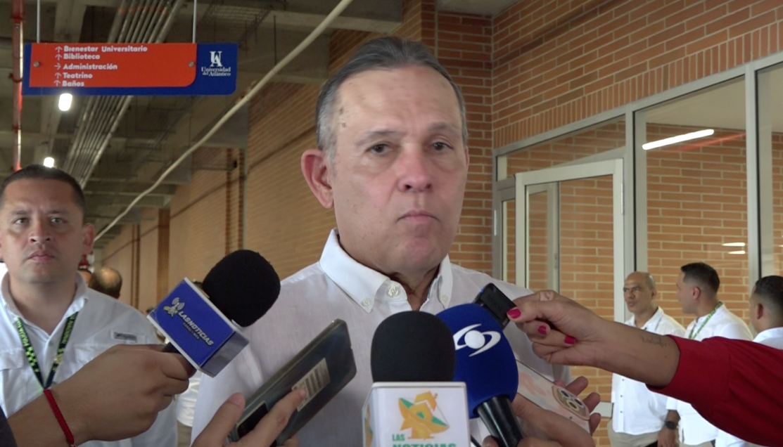 Efraín Cepeda, Presidente del Congreso. 