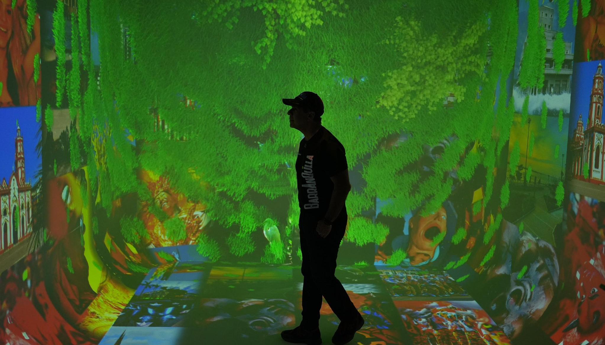 Alejandro Char en la reinauguración de la Fábrica de Cultura.