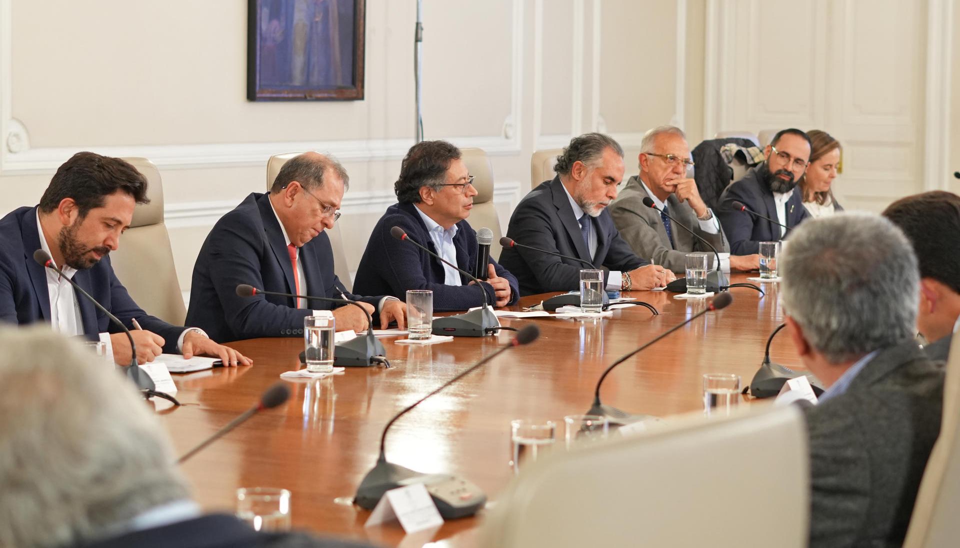 Lo que desató la crisis fue el Consejo de Ministros que fue televisado a todo el país. 