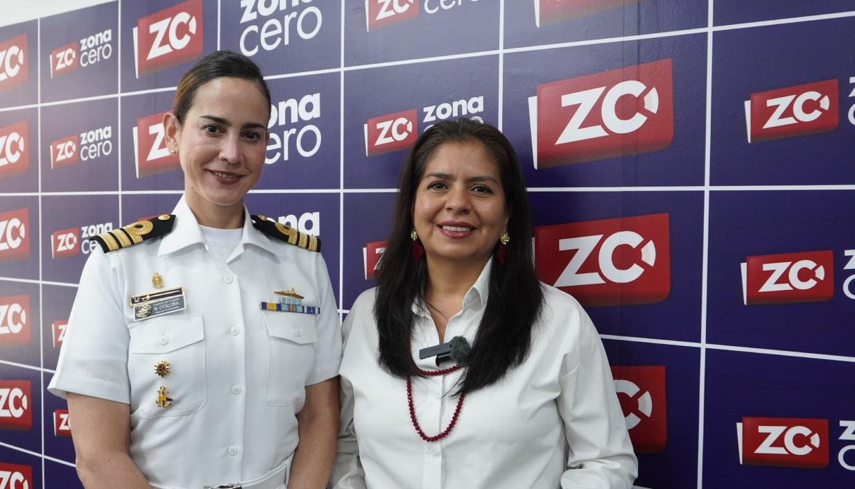 La Capitán de Fragata Natalia Otálora y Claudia Urbano Latorre, investigadora en la Dimar. 