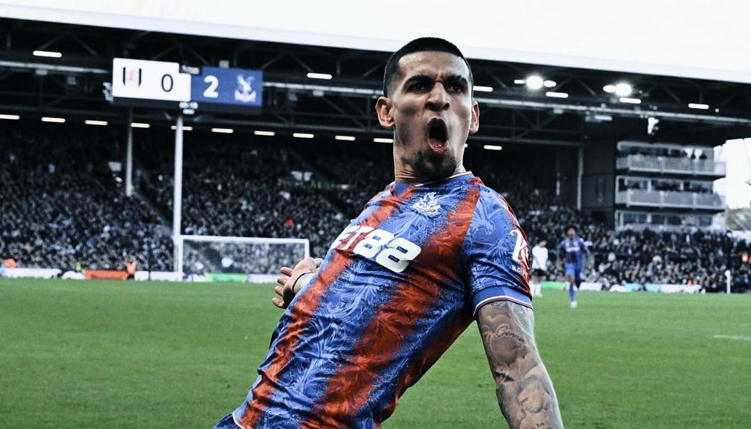 Daniel Muñoz celebrando su gol.