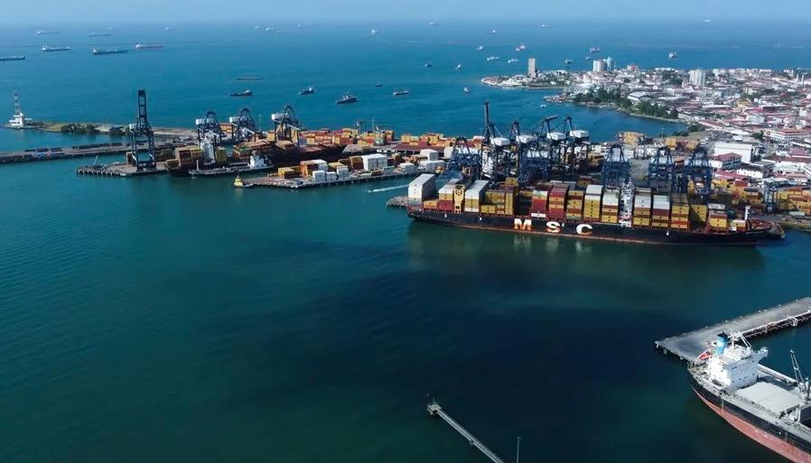 Foto aérea del Canal de Panamá.