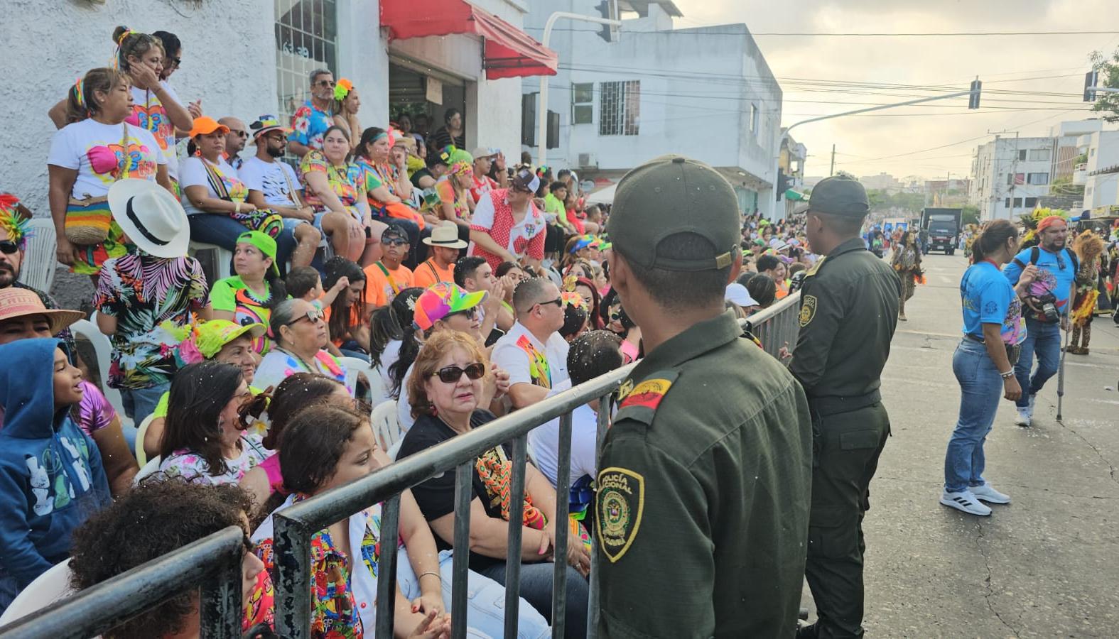 Presencia de la Policía durante el desfile.