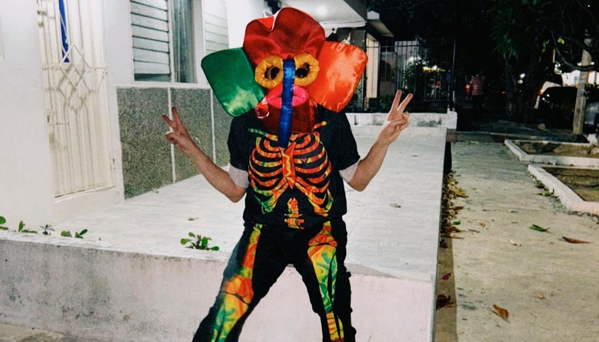 Shakira al tomarse la foto la noche anterior en el barrio Boston. 