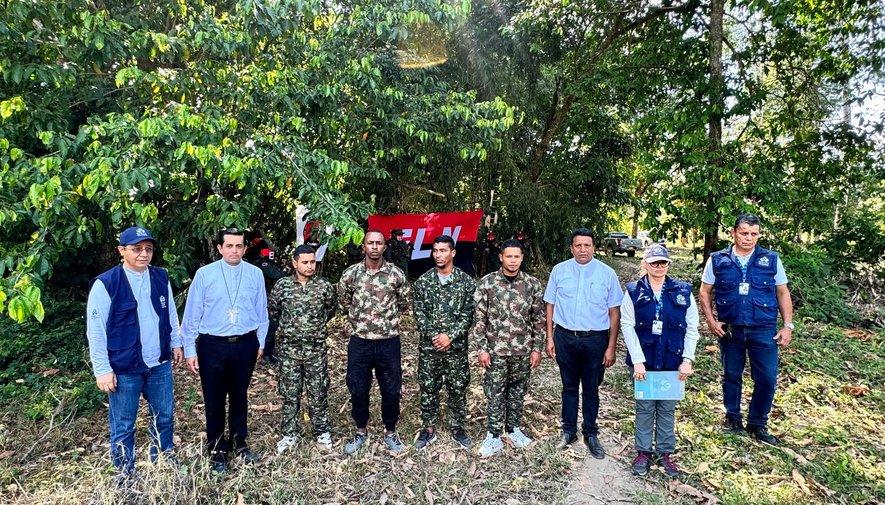 Los cuatro soldados profesionales recuperaron la libertad.