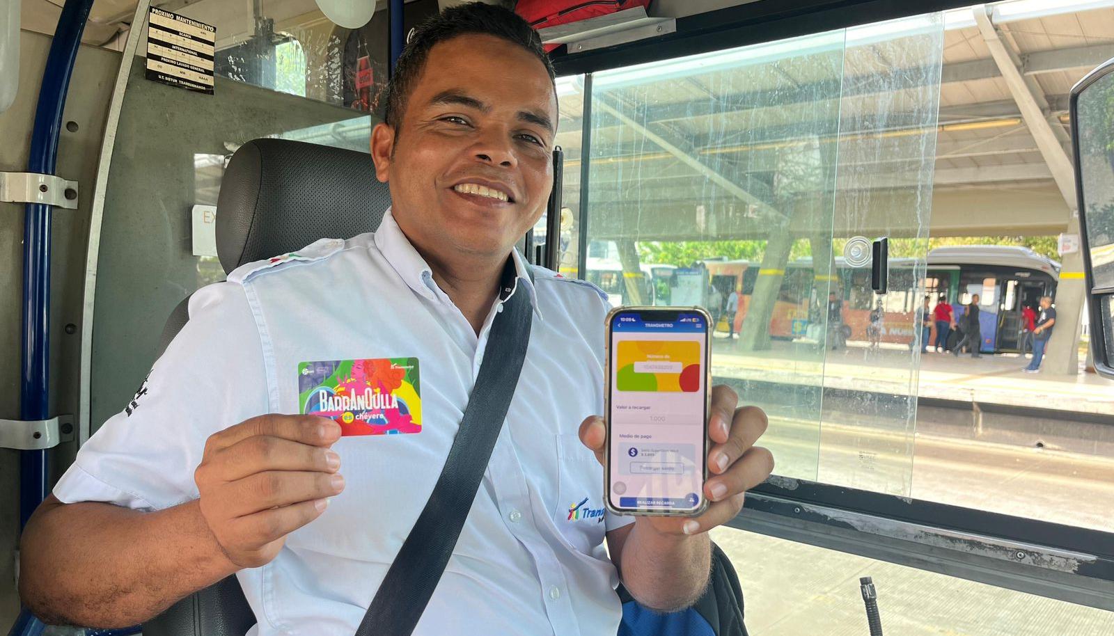 Imagen de la tarjeta y la App.