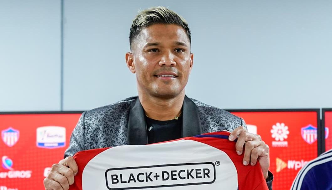 Teófilo Gutiérrez durante su presentación.